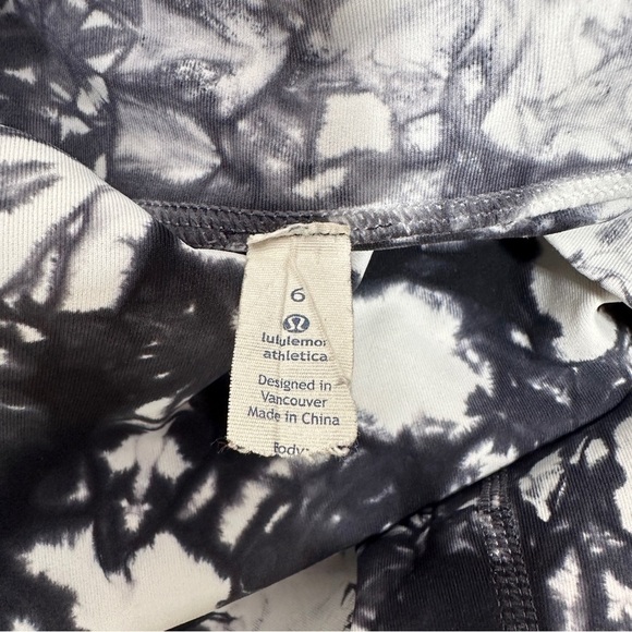 Lululemon | Wunder Under Hi-Rise Leggings in Shibori Tie-Dye Black & White Size - Picture 6 of 7